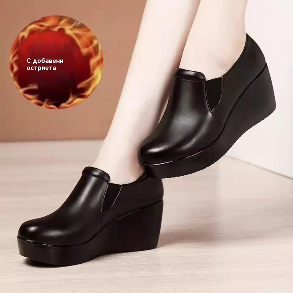 【35-40】💖🔥2025 Нови дамски обувки с дебела подметка за майки на средна и по-възрастни години, кожени обувки с неплъзгащ се плосък ток, удобни и ежедневни, без закопчаване