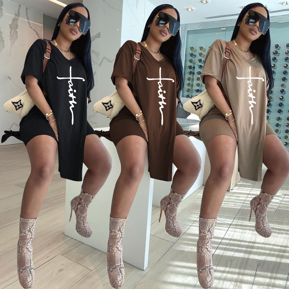 👗【Top + spodnie】 Zestaw T-shirt i szorty z dekoltem w szpic i nadrukiem w litery